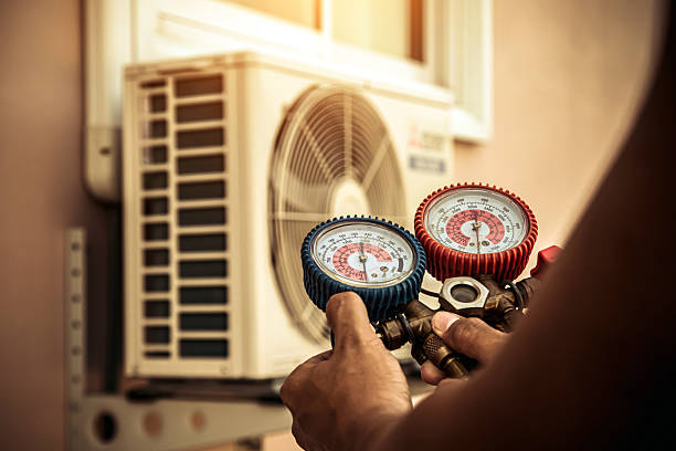 Professional Hvac Maintenance technician working in Trenton, MI